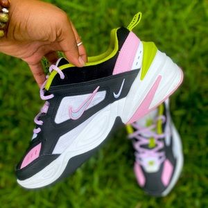 Worn / Great condition 
size 9wms , 7.5mens
(fits like a 7 in men’s)